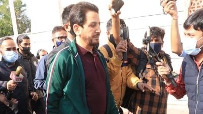 Gurdas Maan arrives in Jaipur. (Varinder Chawla) Gurdas Maan arrives in Jaipur. (Varinder Chawla)