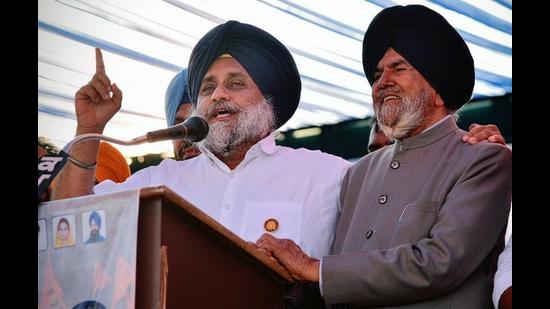 Shiromani Akali Dal president Sukhbir Singh Badal addressing a rally in Sunam town of Sangrur on Tuesday. (HT Photo)