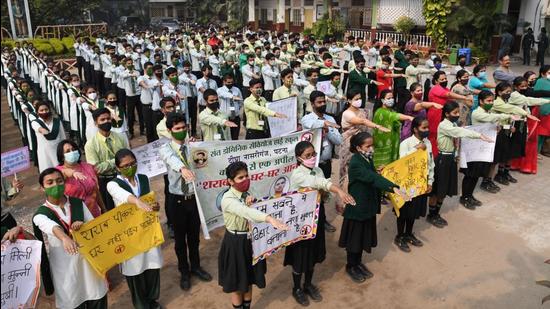 Bihar Education Project Council (BEPC) issued a notification on Sunday evening, instructing heads of all private schools to make arrangement for online classes (HT Photo/Representative use) Bihar Education Project Council (BEPC) issued a notification on Sunday evening, instructing heads of all private schools to make arrangement for online classes (HT Photo/Representative use)