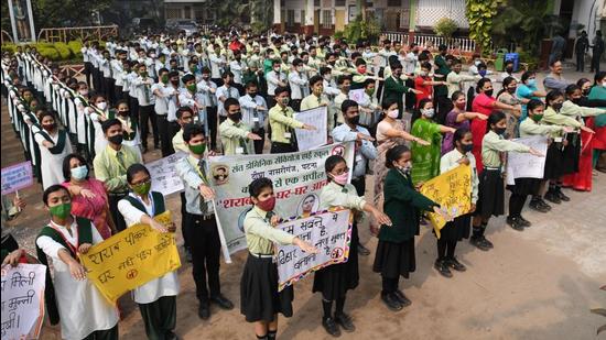 The Bihar Education Project Council (BEPC) issued a notification on Sunday evening, instructing heads of all private schools to make arrangement for online classes. (HT Photo/Representative use)