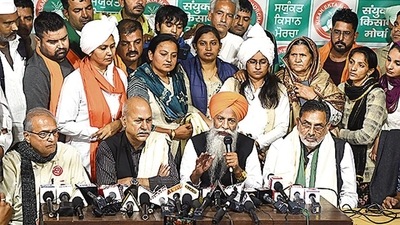 Farmer leaders address a press conference after the meeting at the Singhu border in New Delhi on Wednesday. (Sanchit Khanna/HT) Farmer leaders address a press conference after the meeting at the Singhu border in New Delhi on Wednesday. (Sanchit Khanna/HT)