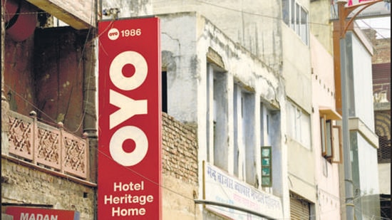 The complainant ₹42,200 for the booking from his bank account following which OYO confirmed his bookings through a WhatsApp message. (HT File/Representational image)