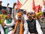 The leaders of farmers' unions celebrate upon receiving confirmation from the government on acceptance of their demands, In Delhi on Thursday. (HT photo) The leaders of farmers' unions celebrate upon receiving confirmation from the government on acceptance of their demands, In Delhi on Thursday. (HT photo)