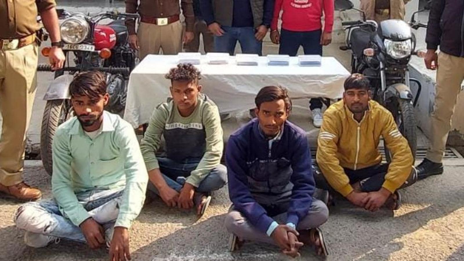 Four arrested for snatching cellphones in Greater Noida