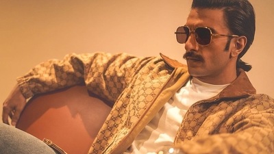 Ranveer Singh slays airport look in ₹2 lakh reversible Gucci jacket (Instagram/ranveersingh) Ranveer Singh slays airport look in ₹2 lakh reversible Gucci jacket (Instagram/ranveersingh)