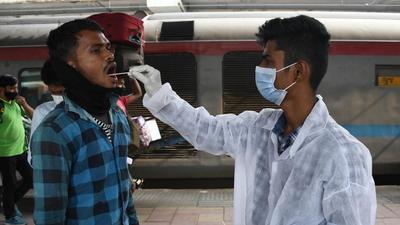 After a meeting with union health department, the state decided to prepare oxygen supply, medicines. (Bhushan Koyande) After a meeting with union health department, the state decided to prepare oxygen supply, medicines. (Bhushan Koyande)