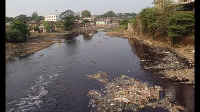 A nullah in Kalyan meets Ulhas River. The pollution caused in Ulhas and Kalu rivers due to sewage generated in Kalyan, Dombivli will soon be under control. (RISHIKESH CHOUDHARY/HT PHOTO) A nullah in Kalyan meets Ulhas River. The pollution caused in Ulhas and Kalu rivers due to sewage generated in Kalyan, Dombivli will soon be under control. (RISHIKESH CHOUDHARY/HT PHOTO)