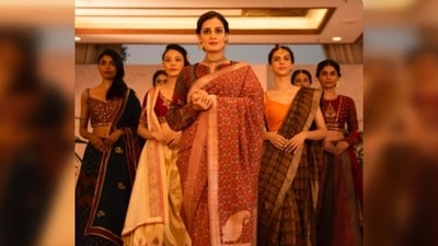Dia Mirza looks flawless in this Bagru print saree on Banarasi and tussar silk and ajrakh block print and zardozi embroidered blouse. (Instagram/@diamirzaofficial) Dia Mirza looks flawless in this Bagru print saree on Banarasi and tussar silk and ajrakh block print and zardozi embroidered blouse. (Instagram/@diamirzaofficial)