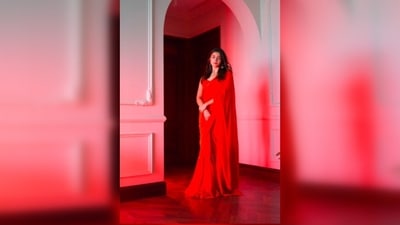 Styled by Ami Patel and assisted by Garima Garg, Alia Bhatt's hair and make-up were done by Flavien Heldt and Riviera Lynn respectively. (Instagram/@_psudo_) Styled by Ami Patel and assisted by Garima Garg, Alia Bhatt's hair and make-up were done by Flavien Heldt and Riviera Lynn respectively. (Instagram/@_psudo_)