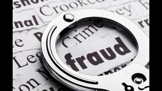 A man from Delhi has been arrested by Pune police for enabling three Nigerian nationals to dupe a Pune-based 60-year-old woman of ₹3.8 crore by selling them his bank account details. (HT PHOTO)