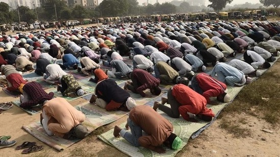 Some rightwing outfits have been protesting against offering of namaz in the open since September. (HT archive) Some rightwing outfits have been protesting against offering of namaz in the open since September. (HT archive)