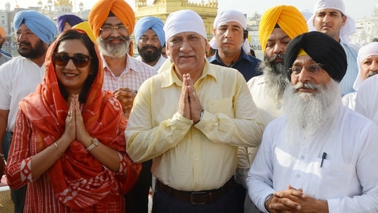 A 2018 photo of Bipin Rawat and his wife Madhulika Rawat at the Golden Temple in Amritsar.(AFP)