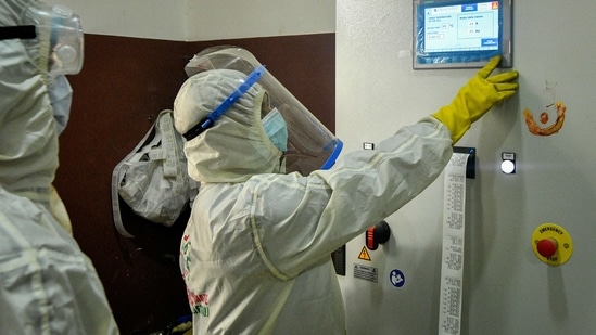 This also comes amid widespread concerns over Coronavirus's new variant, Omicron, which scientists fear may be more infections than the previous strains. (Representational image)(AFP) This also comes amid widespread concerns over Coronavirus's new variant, Omicron, which scientists fear may be more infections than the previous strains. (Representational image)(AFP)