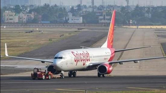 SpiceJet said its 737 Max plane, which was heading from Mumbai to Kolkata, returned to Maharashtra’s capital city due to a ‘technical issue’. (Representational image) SpiceJet said its 737 Max plane, which was heading from Mumbai to Kolkata, returned to Maharashtra’s capital city due to a ‘technical issue’. (Representational image)