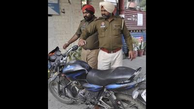 A case under Section 171 (wearing garb or carrying a public servant token with fraudulent intent) of the Indian Penal Code was registered against the motorcyclist at the Sadar police station in Ludhiana. (HT File Photo)