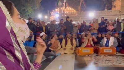 Sara Ali Khan shares videos from Hazrat Nizamuddin Aulia Dargah in Delhi, (Instagram)