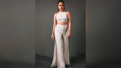 Nushrratt Bharuccha added some contrast to her look and teamed her outfit with pointed magenta pink stilettos. (Instagram/@nushrrattbharuccha) Nushrratt Bharuccha added some contrast to her look and teamed her outfit with pointed magenta pink stilettos. (Instagram/@nushrrattbharuccha)