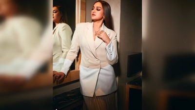 Styled by ace celebrity stylists Mohit Rai and Shubhi Kumar, Sonakshi Sinha was captured by photographer Shivam Gupta. (Instagram/@aslisona)