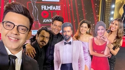 Sophie Choudry, Manoj Bajpayee, Nawazuddin Siddiqui, Alaya F and Cyrus Sahukar posed for an ‘epic selfie’ with cardboard cutouts of Vicky Kaushal and Katrina Kaif. Sophie Choudry, Manoj Bajpayee, Nawazuddin Siddiqui, Alaya F and Cyrus Sahukar posed for an ‘epic selfie’ with cardboard cutouts of Vicky Kaushal and Katrina Kaif.