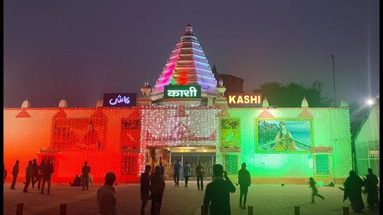 Buildings and intersections in Varanasi illuminated ahead of the grand event. (Sourced)