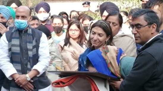 Defence minister Rajnath Singh paid his tribute to the brigadier at Brar Square, Delhi Cantonment. (ANI Twitter)