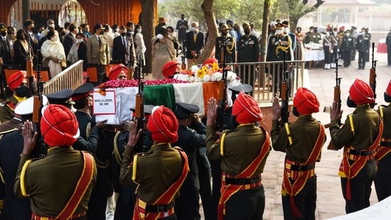The funeral of India's first Chief of Defence Staff (CDS) General Bipin Rawat, his wife Madhulika and Brigadier Lakhwinder Singh Lidder is being held on Friday. According to news agency PTI, the bodies of General Rawat and his wife Madhulika will be kept at their Kamaraj Marg residence from 11am to 12:30pm for the general public to pay their final respects.(HT Photo/Vipin Kumar)