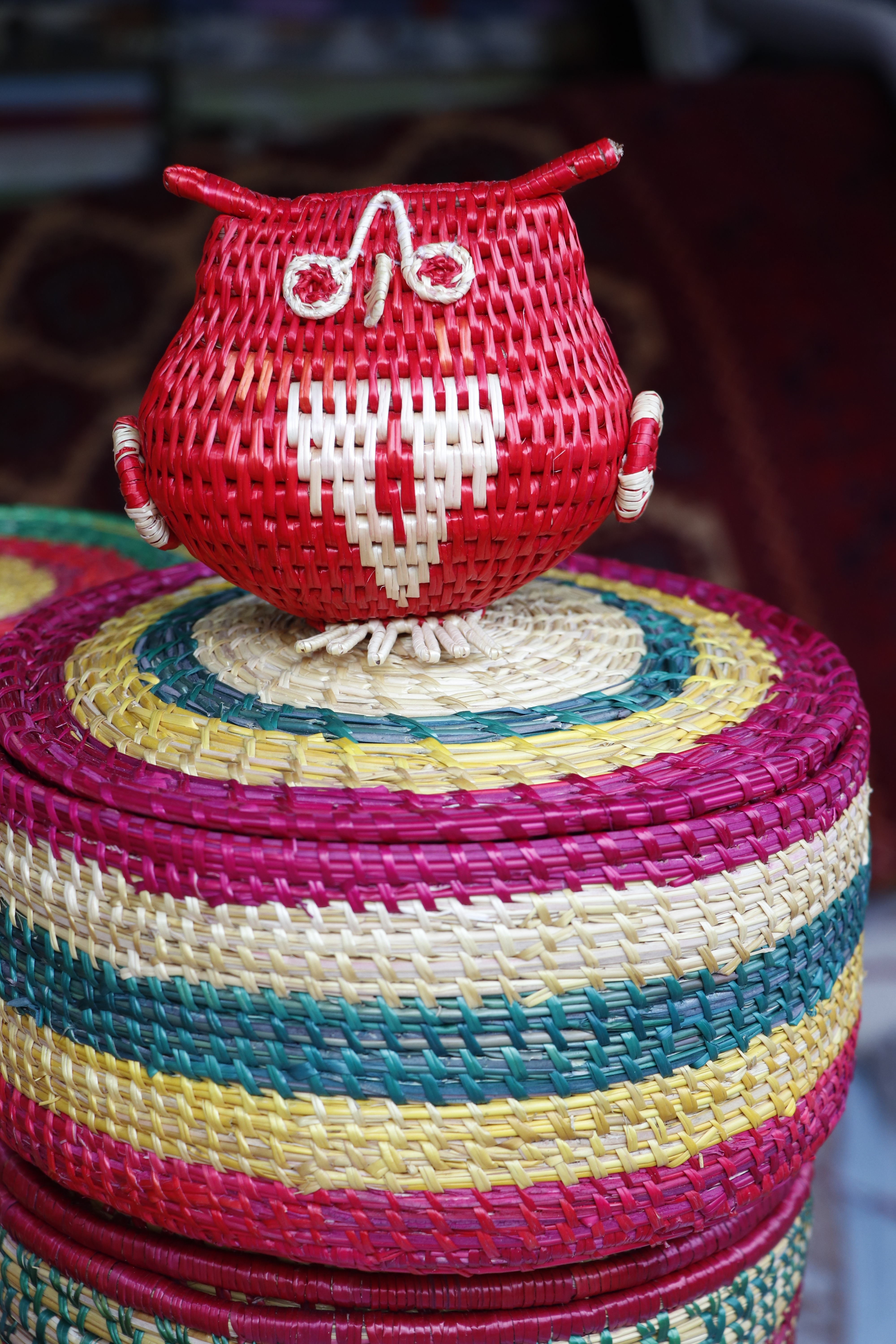 Gullaks (piggy banks) and colourful jewellery boxes made of cane, to safeguard your belongings. (Photo: Dhruv Sethi/HT) Gullaks (piggy banks) and colourful jewellery boxes made of cane, to safeguard your belongings. (Photo: Dhruv Sethi/HT)