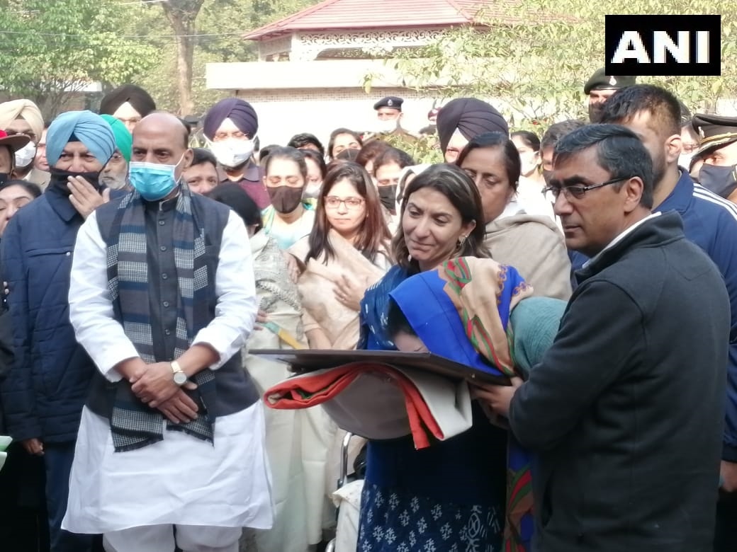 Defence minister Rajnath Singh paid his tribute to the brigadier at Brar Square, Delhi Cantonment. (ANI Twitter)