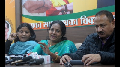 President of the All India Mahila Morcha Vanathi Srinivasan (centre) and BJP Chandigarh president Arun Sood (first from right) during a press conference on Saturday. (Ravi Kumar/HT) President of the All India Mahila Morcha Vanathi Srinivasan (centre) and BJP Chandigarh president Arun Sood (first from right) during a press conference on Saturday. (Ravi Kumar/HT)