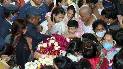 The last rites of Wing Commander Prithvi Singh Chauhan were performed in Agra on Saturday.&nbsp;