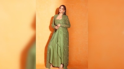 For jewellery, Sonakshi Sinha opted for oxidised silver earrings and rings. (Instagram/@aslisona) For jewellery, Sonakshi Sinha opted for oxidised silver earrings and rings. (Instagram/@aslisona)