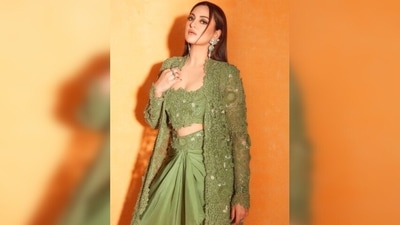 Sonakshi Sinha kept her makeup subtle by popping sunkissed shades to her cheeks, eyelids and lips. (Instagram/@aslisona) Sonakshi Sinha kept her makeup subtle by popping sunkissed shades to her cheeks, eyelids and lips. (Instagram/@aslisona)