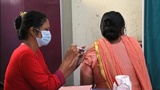 As of Saturday, Pune district reported 195 new Covid-19 cases and six deaths due to the infection. (HT FILE) As of Saturday, Pune district reported 195 new Covid-19 cases and six deaths due to the infection. (HT FILE)
