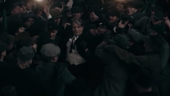 Mads Mikkelsen as the new Grindelwald in Fantastic Beasts: The Secrets of Dumbledore.