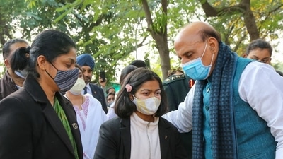 Defence minister Rajnath Singh consoles Lt Col Harjinder Singh's wife and daughter (Rajnath Singh/Twitter) Defence minister Rajnath Singh consoles Lt Col Harjinder Singh's wife and daughter (Rajnath Singh/Twitter)