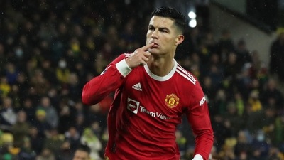 Manchester United's Cristiano Ronaldo celebrates scoring their first goal from the penalty spot. (REUTERS)