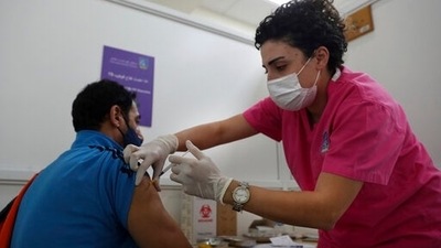 Omicron variant causing milder Covid-19 than delta: South African doctors (AP) Omicron variant causing milder Covid-19 than delta: South African doctors (AP)