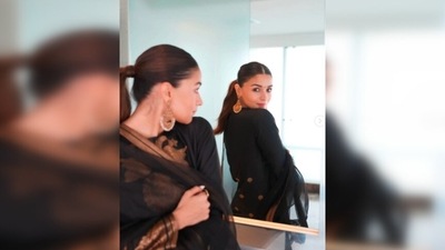 Alia Bhatt teamed her look with a pair of long gold and pearl chandbalis. (Instagram/@elevate_promotions) Alia Bhatt teamed her look with a pair of long gold and pearl chandbalis. (Instagram/@elevate_promotions)