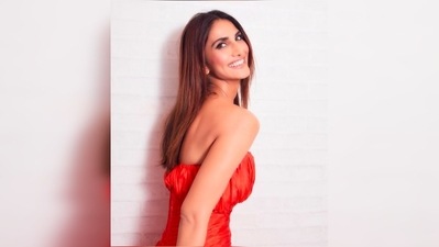 Sharing her beautiful pictures on Instagram, Vaani Kapoor captioned her post, "All set for #ChandigarhKareAashiqu." (Instagram/@_vaanikapoor_) Sharing her beautiful pictures on Instagram, Vaani Kapoor captioned her post, "All set for #ChandigarhKareAashiqu." (Instagram/@_vaanikapoor_)