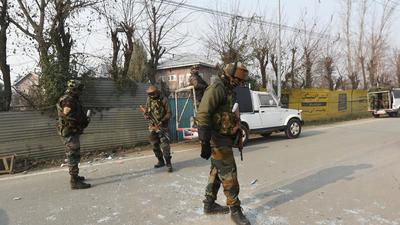 Security forces at the site of an encounter at Rangreth on the outskirts of Srinagar on Monday. Two Lashkar militants were killed in the encounter. (Waseem Andrabi/HT) Security forces at the site of an encounter at Rangreth on the outskirts of Srinagar on Monday. Two Lashkar militants were killed in the encounter. (Waseem Andrabi/HT)