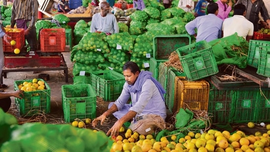 Food prices, which contribute to nearly half of the consumer price index (CPI) rose 1.87% year-on-year in November, compared with 0.85% a month before.(Livemint | Representational image) Food prices, which contribute to nearly half of the consumer price index (CPI) rose 1.87% year-on-year in November, compared with 0.85% a month before.(Livemint | Representational image)