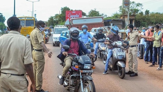 A senior Bengaluru police officer, who was tasked with tracking the South African, said that on November 27, health department officials had asked police to track the patient since his genome sequencing report was still awaited, and he was incommunicado. (Agencies/Representative use) A senior Bengaluru police officer, who was tasked with tracking the South African, said that on November 27, health department officials had asked police to track the patient since his genome sequencing report was still awaited, and he was incommunicado. (Agencies/Representative use)