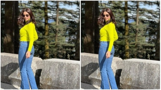 Aamna wore her tresses open as she posed for the camera.(Instagram/@aamnasharifofficial)