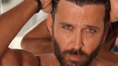 Hrithik Roshan dropped new photos online and fans said that they were ‘melting’. Hrithik Roshan dropped new photos online and fans said that they were ‘melting’.