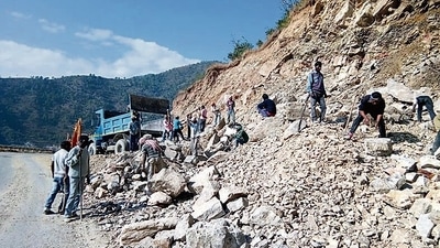 The apex court ruled that the need for the development of national highways of a double lane standard is proportionate to the object of fulfilling the security concerns of the nation, as assessed by the ministry of defence (MoD). (HT File)
