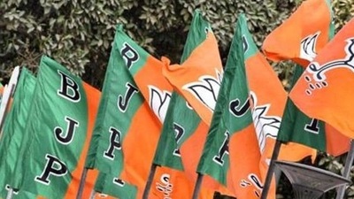 The sit-in has been called to press for a seven-point charter of demands for farmers, including seeking a minimum support price (MSP) for their produce and reduction of value added tax (VAT) on fuel. (HT Representative Photo) The sit-in has been called to press for a seven-point charter of demands for farmers, including seeking a minimum support price (MSP) for their produce and reduction of value added tax (VAT) on fuel. (HT Representative Photo)