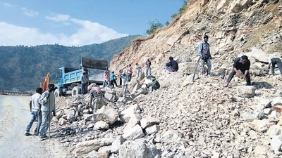 The three strategic roads sought to be expanded form a part of the 889-km Char Dham road expansion project to link the Hindu pilgrimage sites of Badrinath, Kedarnath, Gangotri, and Yamunotri.&nbsp; (HT PHOTO)