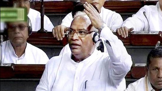 Congress leader Mallikarjun Kharge in his letter, which was seen by HT, cited an incident from August 11, 2021, when Opposition MPs were allegedly attacked and harassed by Delhi police personnel. (PTI file photo)