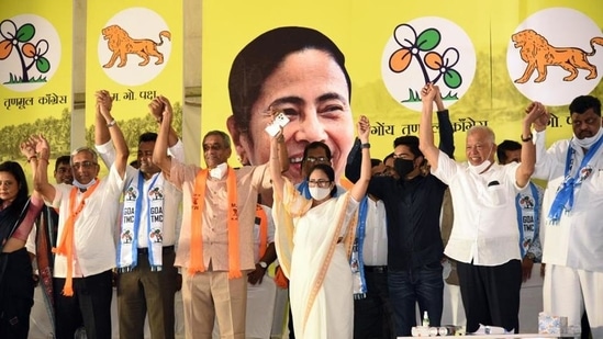 TMC chief Mamata Banerjee with MGP leaders after announcing alliance for Goa elections. (ANI)