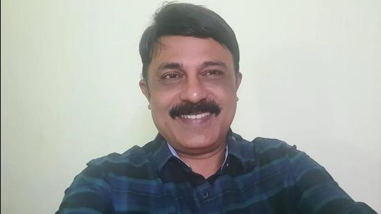 Arun Kumar succeeds his wife Ritu Jaiswal, a celebrity mukhiya and winner of Champions of Change and Deen Dayal Upadhyay Panchayat Sashaktikaran Puraskar. (HT Photo) Arun Kumar succeeds his wife Ritu Jaiswal, a celebrity mukhiya and winner of Champions of Change and Deen Dayal Upadhyay Panchayat Sashaktikaran Puraskar. (HT Photo)